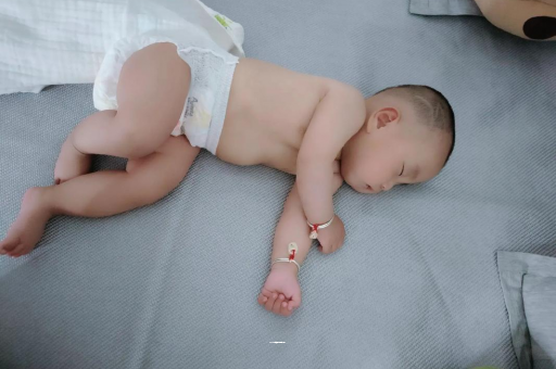 三明宝宝积食发烧怎么处理